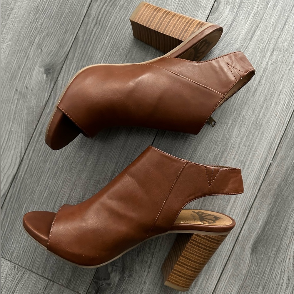FERGALICIOUS by Fergie CAMILLE Heels (US9)